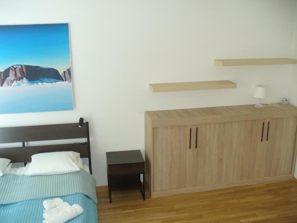 Garden Apartment With Garage In Central Прага Екстер'єр фото
